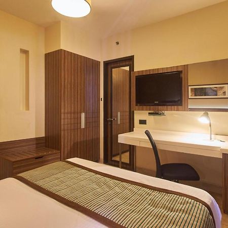 Residency Sarovar Portico Bombaj Exteriér fotografie
