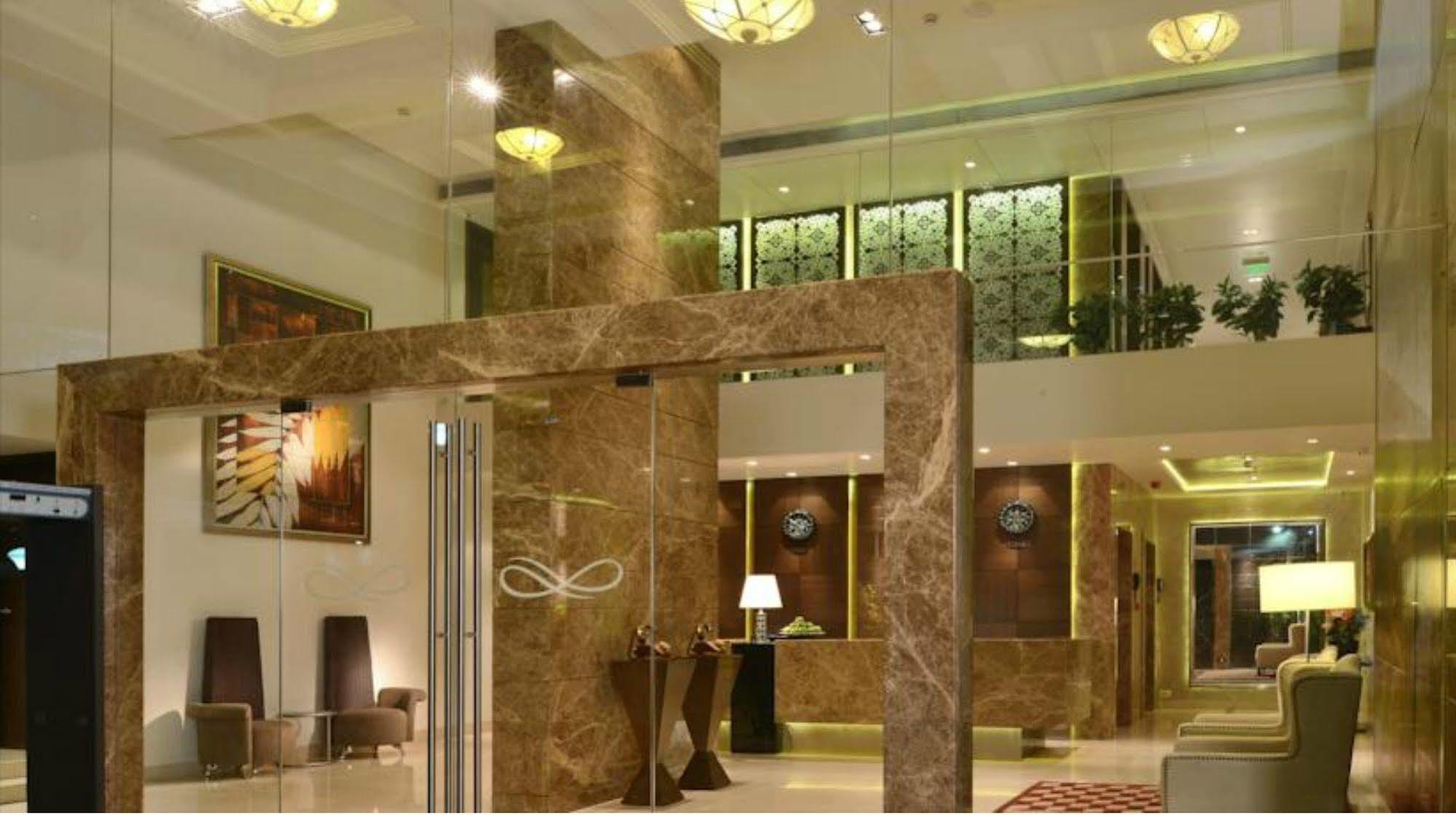Residency Sarovar Portico Bombaj Exteriér fotografie