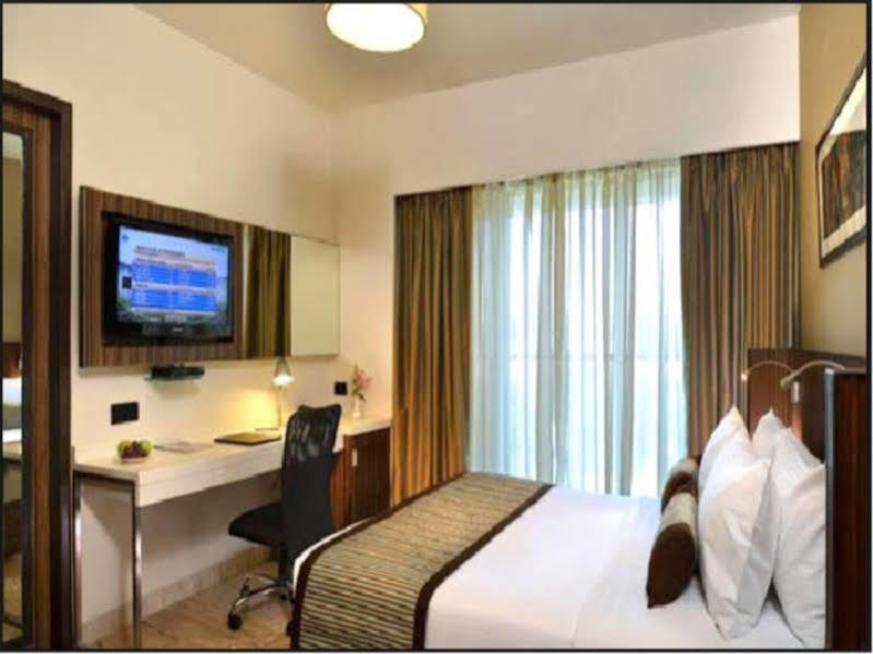 Residency Sarovar Portico Bombaj Exteriér fotografie