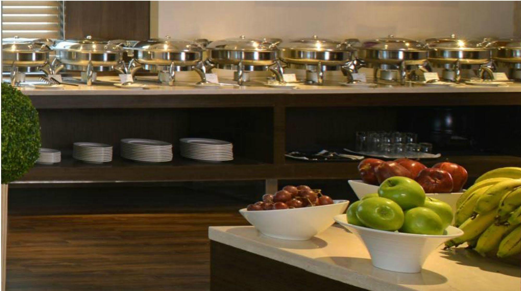 Residency Sarovar Portico Bombaj Exteriér fotografie