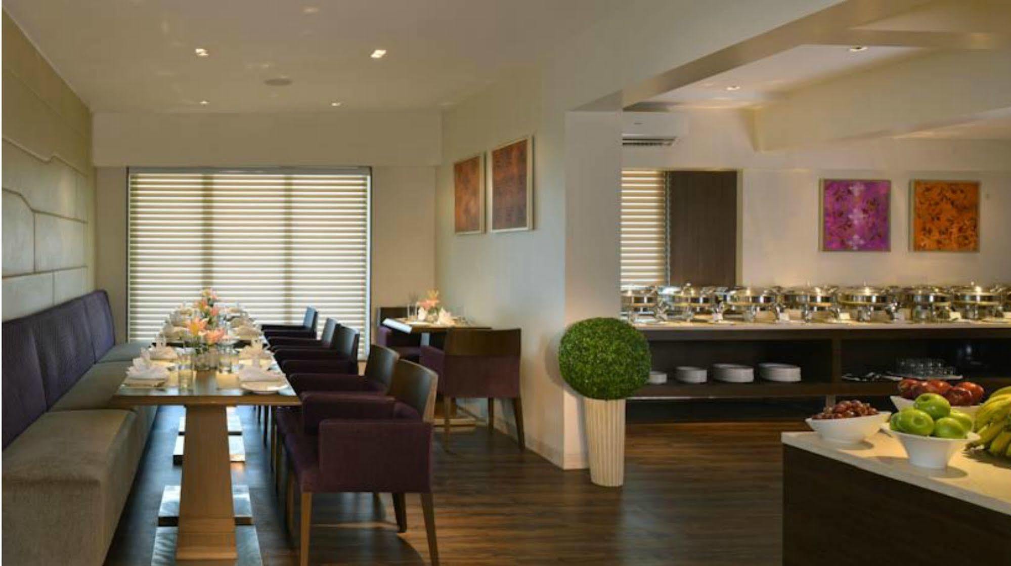 Residency Sarovar Portico Bombaj Exteriér fotografie
