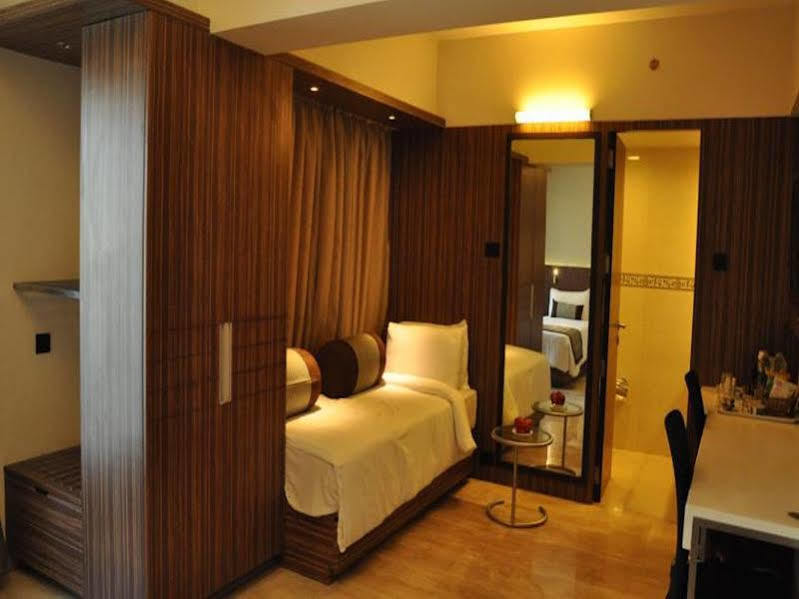 Residency Sarovar Portico Bombaj Exteriér fotografie